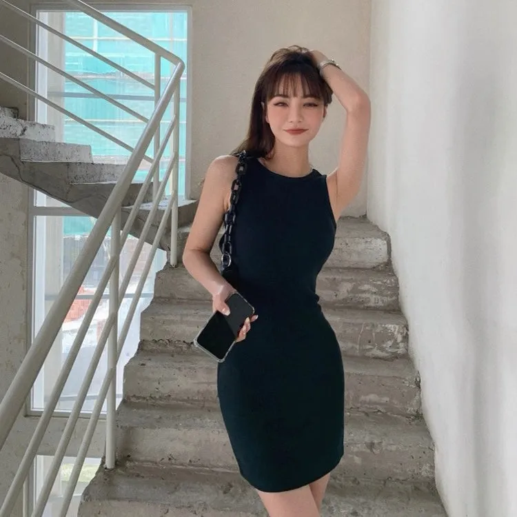 Black Sleeveless Dress