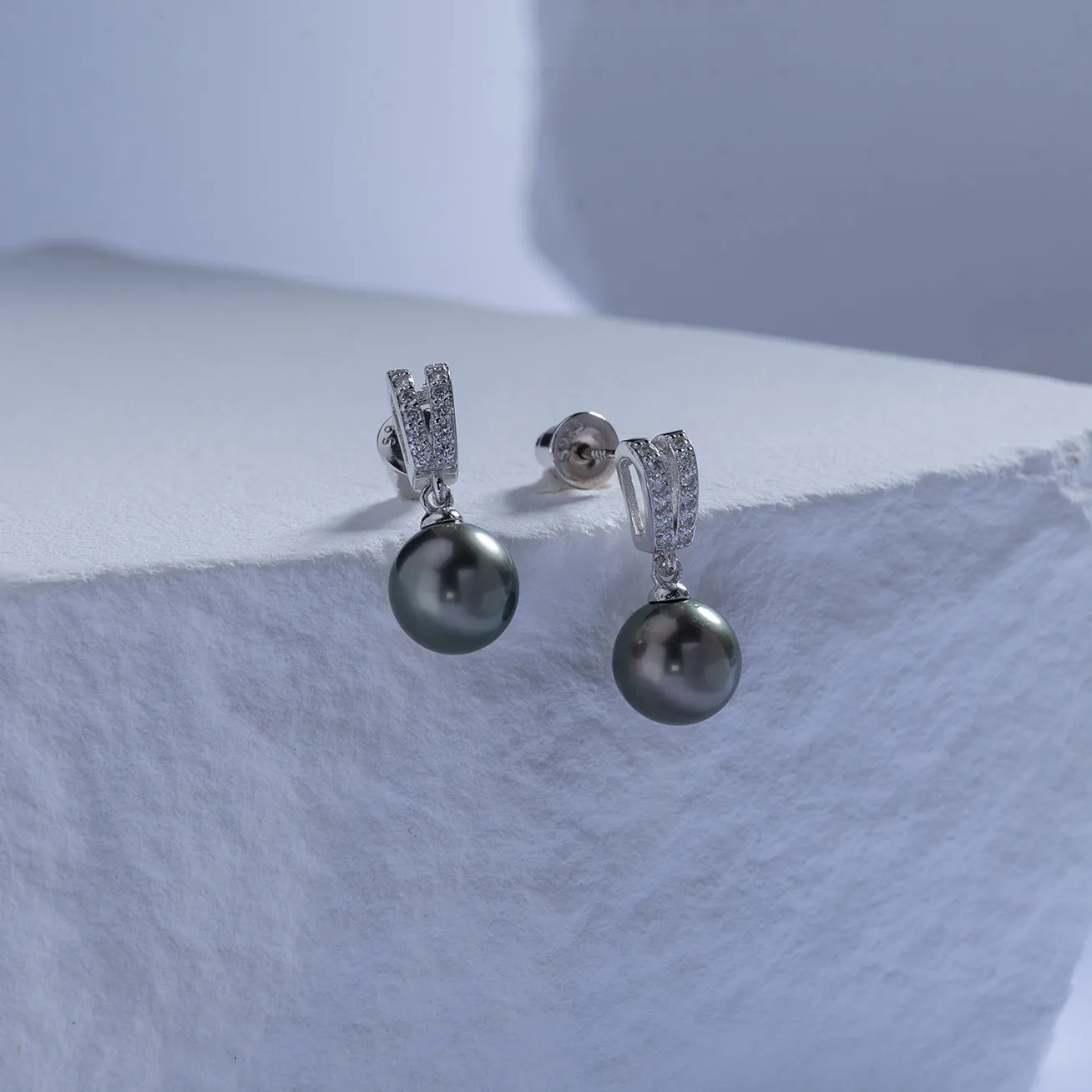 Elegant Saltwater Tahitian Pearl Earrings WE00182