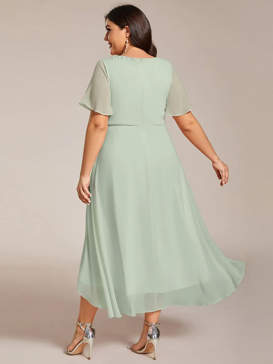 Grande Taille Robe Dinvit De Mariage Mi-Longue Plisse En Mousseline De Soie Manches Courtes Et Col En V De