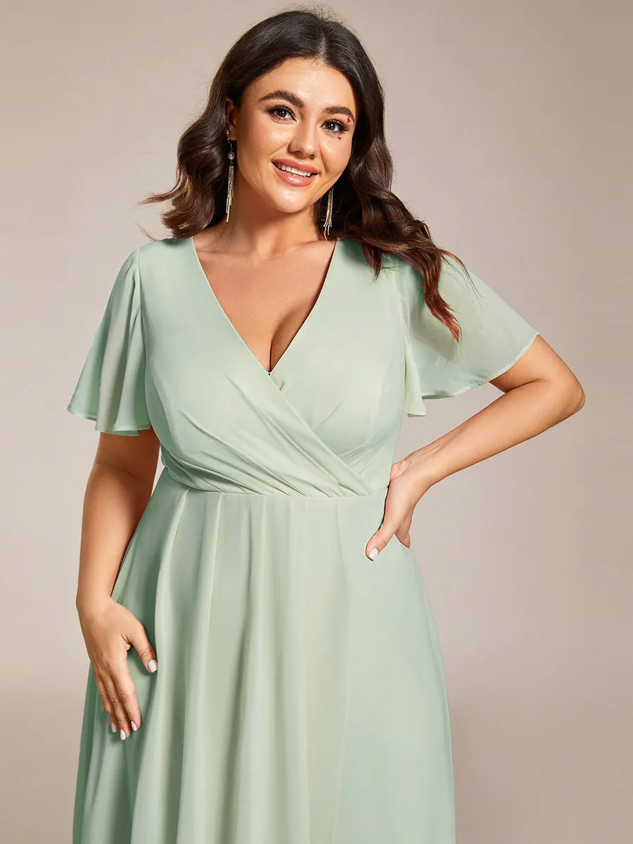 Grande Taille Robe Dinvit De Mariage Mi-Longue Plisse En Mousseline De Soie Manches Courtes Et Col En V De