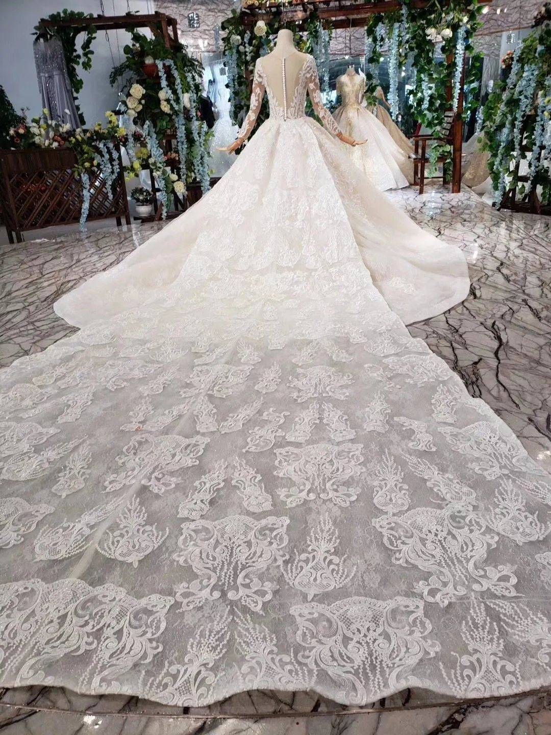 Princess Long Sleeve Beads Lace Appliques Ivory Prom Dresses Quinceanera Dresses